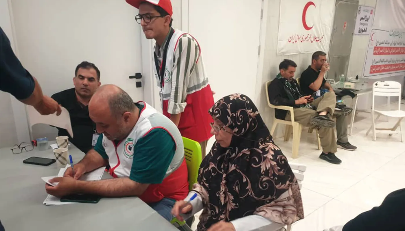 خدمات طب سنتی و حلال احمر در مراسم پیاده روی اربعین